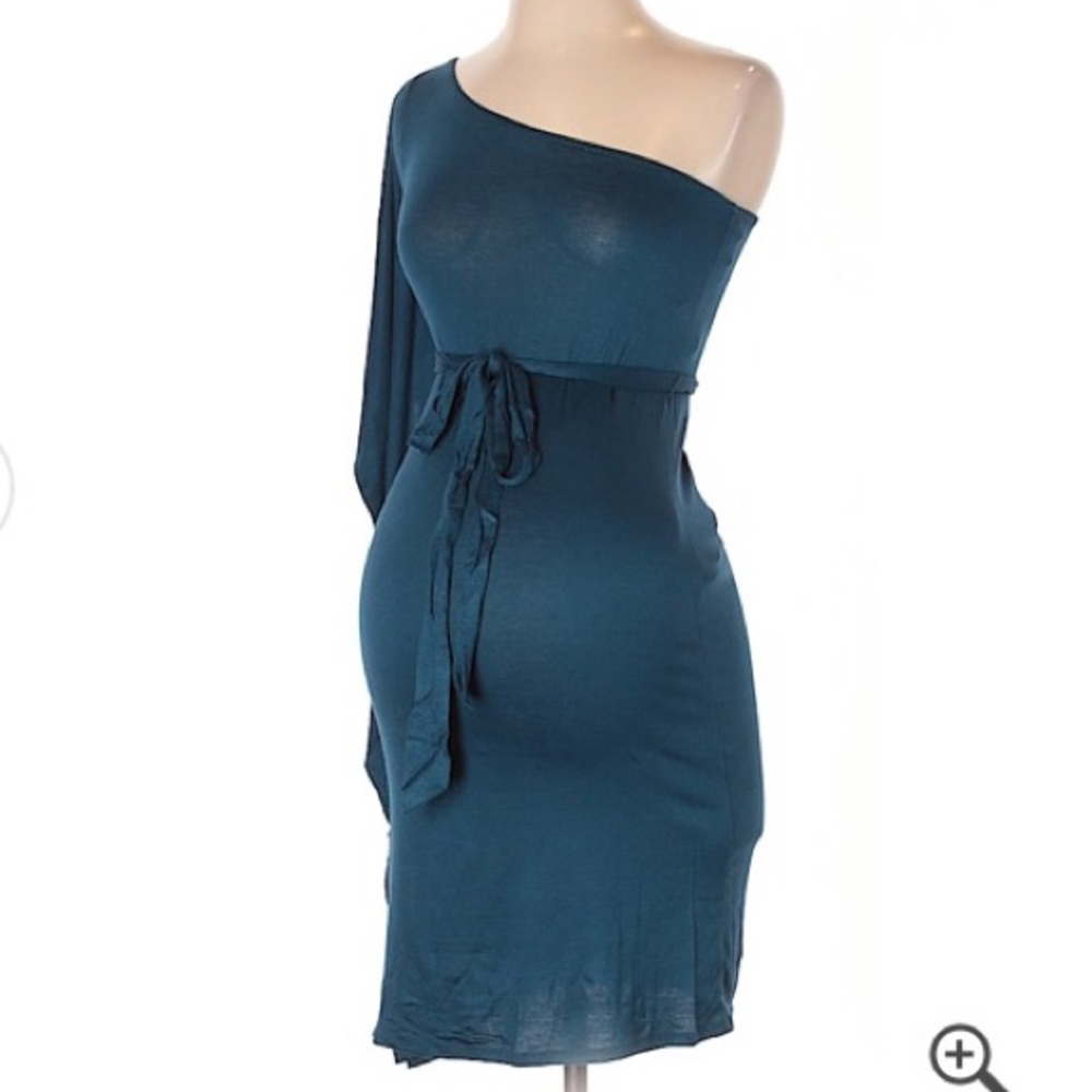NWT! Gorgeous Blue One Sleeve Formal Dress!